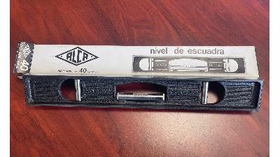 Nivel de escuadra ALCA Mod. 6116. 40cm.