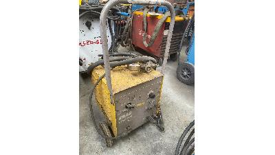 Máquina de soldar ESAB LHM 200.