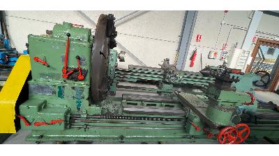 Torno PR600/3000. 
