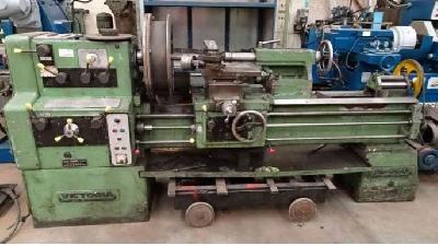 Torno VICTORIA M-600.